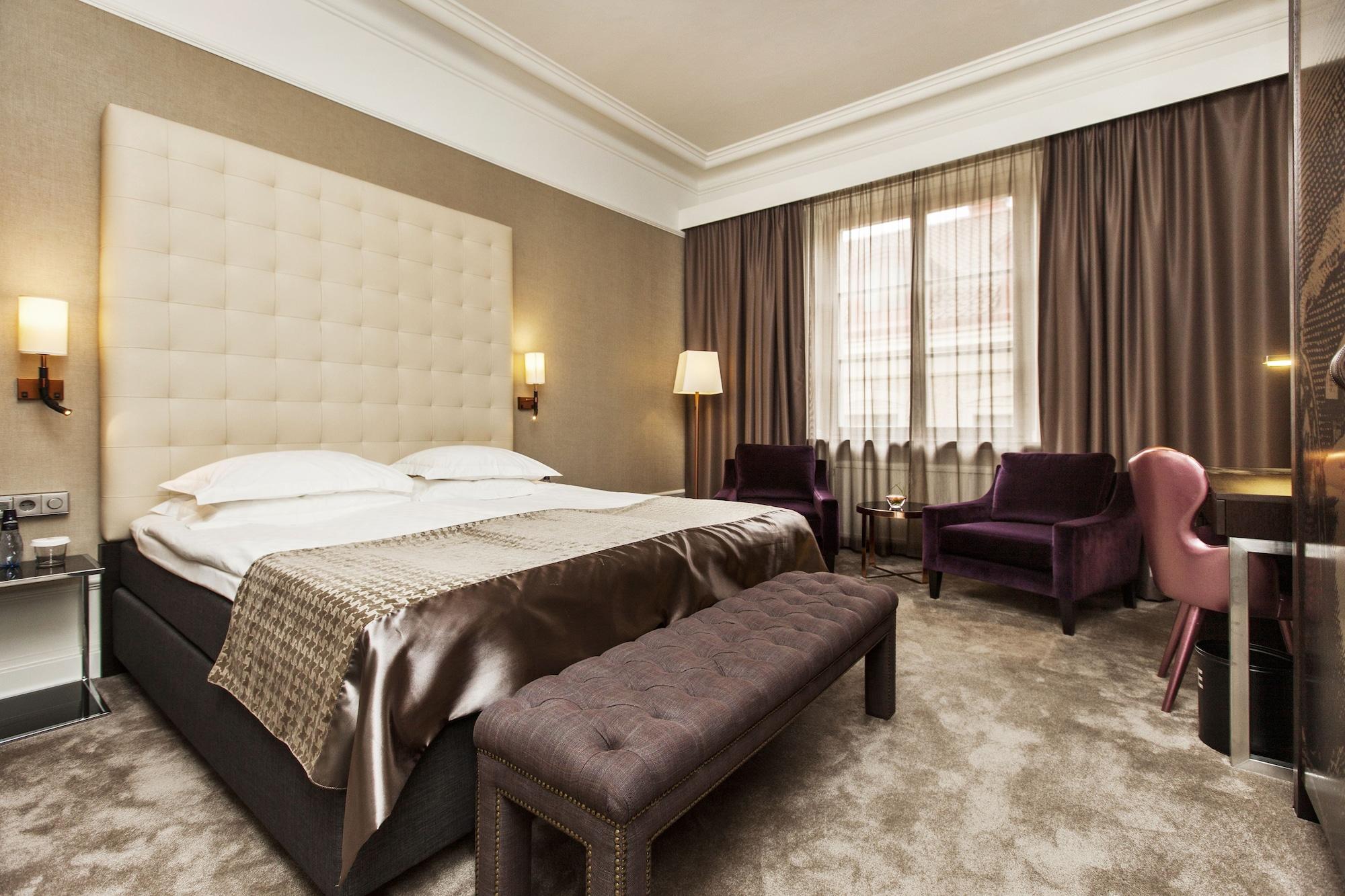 Elite Plaza Hotell 4*